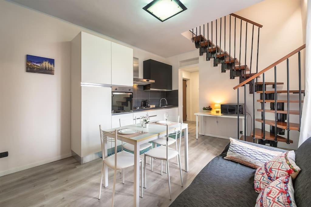 Ampio Quadrilocale Navigli/forum + Free Parking Appartement
